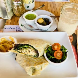 Rollo tofu at 100% Natural in Cancun