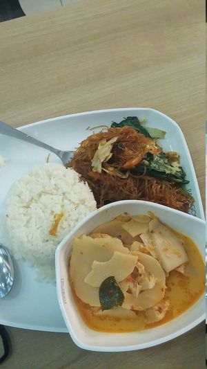 Combo plate at Walee Vegetarian in Bangkok