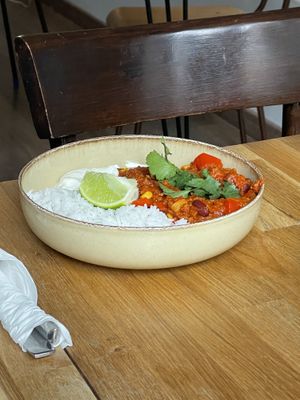 Chili and rice lunch bowl  at Cafe Michelle in Warsaw
