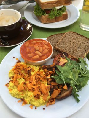 English vegan breakfast 💕 at Cafe Michelle in Warsaw