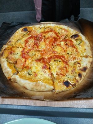 Vegan Cheese pizza at Veggie Box in St Petersburg