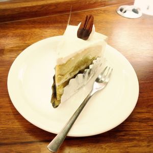 Vegan sponge cake at Cafe Changbi - 까페창비 in Seoul