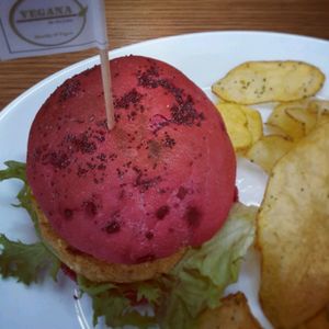 Beetrootburger at Vegana Burgers - Atrium Saldanha in Lisbon