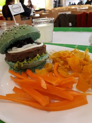 Mushroom and black bean burger with matcha bread and vegan mayo. Delicious! at Vegana Burgers - Atrium Saldanha in Lisbon