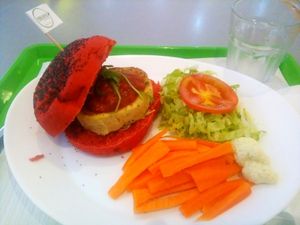 Chickpeas burger with beetroot bread at Vegana Burgers - Atrium Saldanha in Lisbon