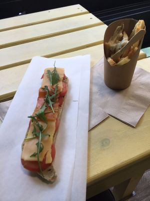 Sandwich + fries at VegVeg in Karlsruhe