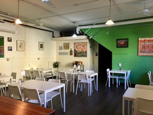 Back dining room at Homegrown Smoker in Portland