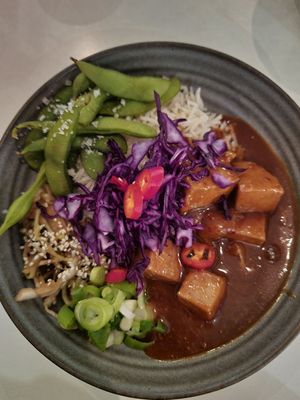 Orange ginger tofu bowl at Blackbird in Gothenburg