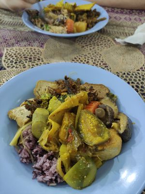 Buffet at Vegan Khunnay in Koh Samui