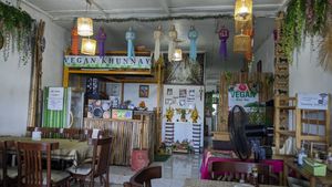 Shop view at Vegan Khunnay in Koh Samui