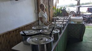 Buffet spread at Vegan Khunnay in Koh Samui