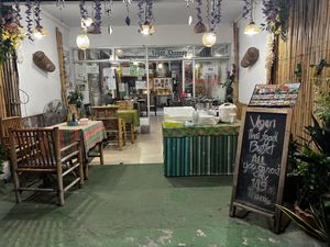 Front of the shop at Vegan Khunnay in Koh Samui