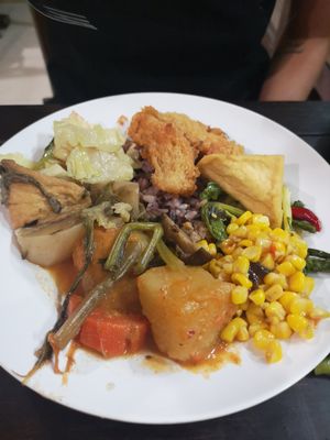 All you can eat at Vegan Khunnay in Koh Samui