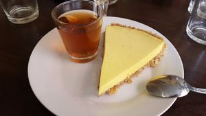 Lemon pie (raw) and tchai at Invita Fresh Food in Toulouse