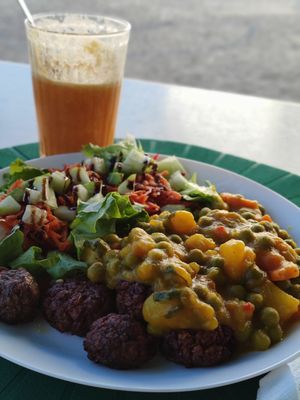 Vegan Meat Balls at Alcachofra Cafe in Faro