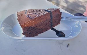 Vegan chocolate cake at Alcachofra Cafe in Faro
