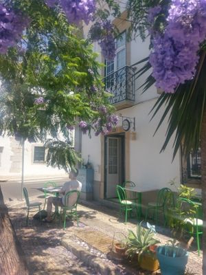 pretty outside seating at Alcachofra Cafe in Faro