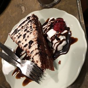 Yum cake vegan at Alcachofra Cafe in Faro