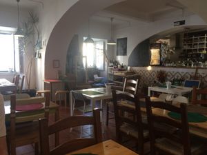 atmosphere‘s great at Alcachofra Cafe in Faro
