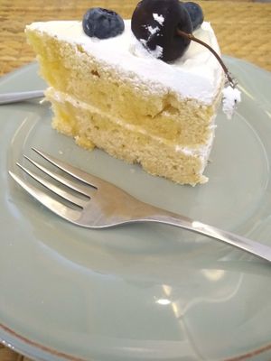 Lemon cake at Alcachofra Cafe in Faro