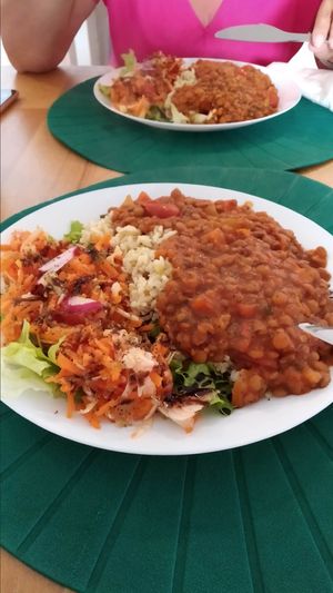 Plat at Alcachofra Cafe in Faro