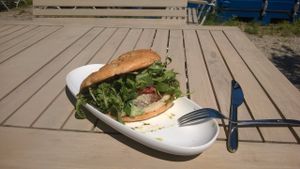 Leckere Gemüsefüllung im Pita Brot at Purebox in Salzburg