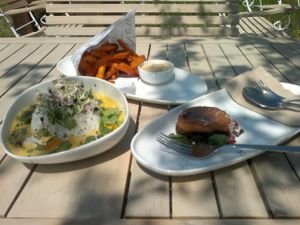 curry, raw dessert, sweet potato fries at Purebox in Salzburg