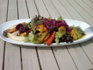 vegetables with dips at Purebox in Salzburg