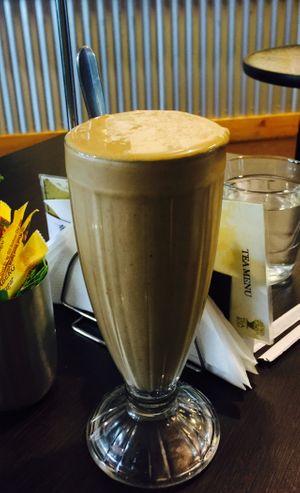 Vegan Snickers smoothie with almond milk at Abitza in Upwey