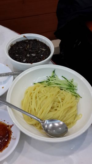 짜장면 Zzazang noodle at Shindongyang - 신동양반점 in Seoul