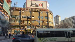 This is the building where the restaurant is at Shindongyang - 신동양반점 in Seoul