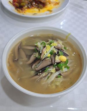 Sichuan Noodle Soup 사천탕면 #Veganuary at Shindongyang - 신동양반점 in Seoul