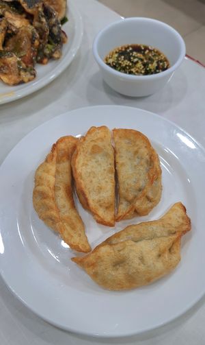 Vegan dumplings 채식만두 - small portion at Shindongyang - 신동양반점 in Seoul