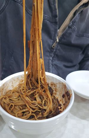 Veganized Jjajangmyeon 채식짜장면 at Shindongyang - 신동양반점 in Seoul