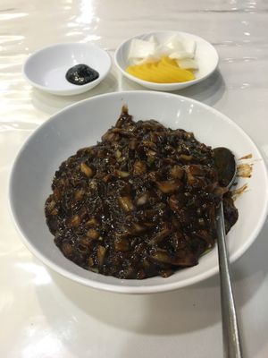 짜장면 Jjajangmyeon at Shindongyang - 신동양반점 in Seoul