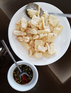 Deep-fried Chinese yam (마튀김 炸山藥) served with spicy soy sauce at Shindongyang - 신동양반점 in Seoul