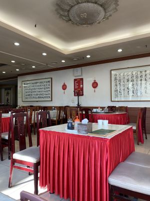 The traditional interior  at Shindongyang - 신동양반점 in Seoul