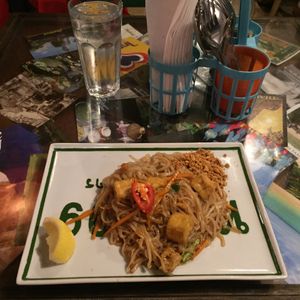 tofu pad thai at Thaikhun in Cambridge