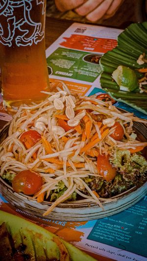 Som tam (amazingly spicy) at Thaikhun in Cambridge