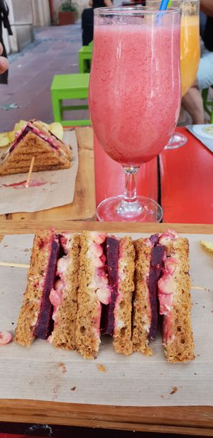 Apple/pear/raspberry juice at RedBread in Belgrade