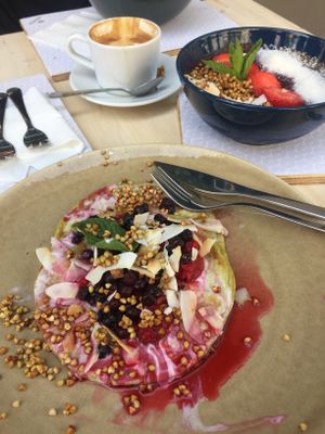 Pancakes and Acai bowl at Greentrees The Juicery - Münsterstr in Dusseldorf