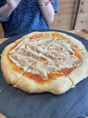 Cheese pizza   at A Factoria Verde in A Coruna