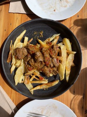 Pea protein with chips  at A Factoria Verde in A Coruna