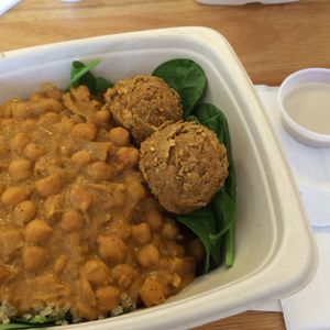chickpea masala bowl at Plant Wise in Dix Hills