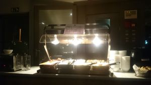 Hot buffet at Komkommertijd in Ghent