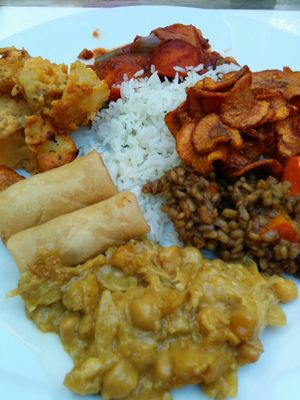 plate of warm food (on a Sunday in February 2018) at Komkommertijd in Ghent