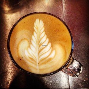 Latte avec du Lait Soya ou Lait d'Amande \ Latte with Soy Milk or Almond Milk at Baguette & Chocolat in Quebec