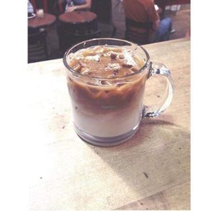 Latte Macchiato avec Lait Soya ou Lait d'Amande \ Latte Macchiato with Soy Milk or Almond Milk at Baguette & Chocolat in Quebec