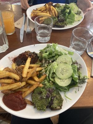 Veganized lunch comprised of a vegan starter and parts of the veggie lunch of the day  at Le Cafe Velo in Grenoble