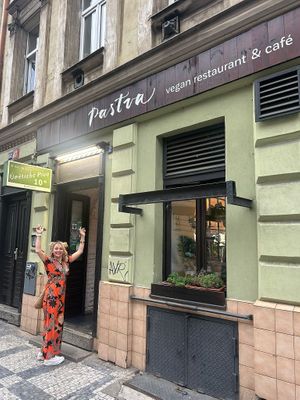 Blij een vegan restaurant te vinden, wat niet vanzelfsprekend is in Tjechië. Love it. at Pastva in Prague
